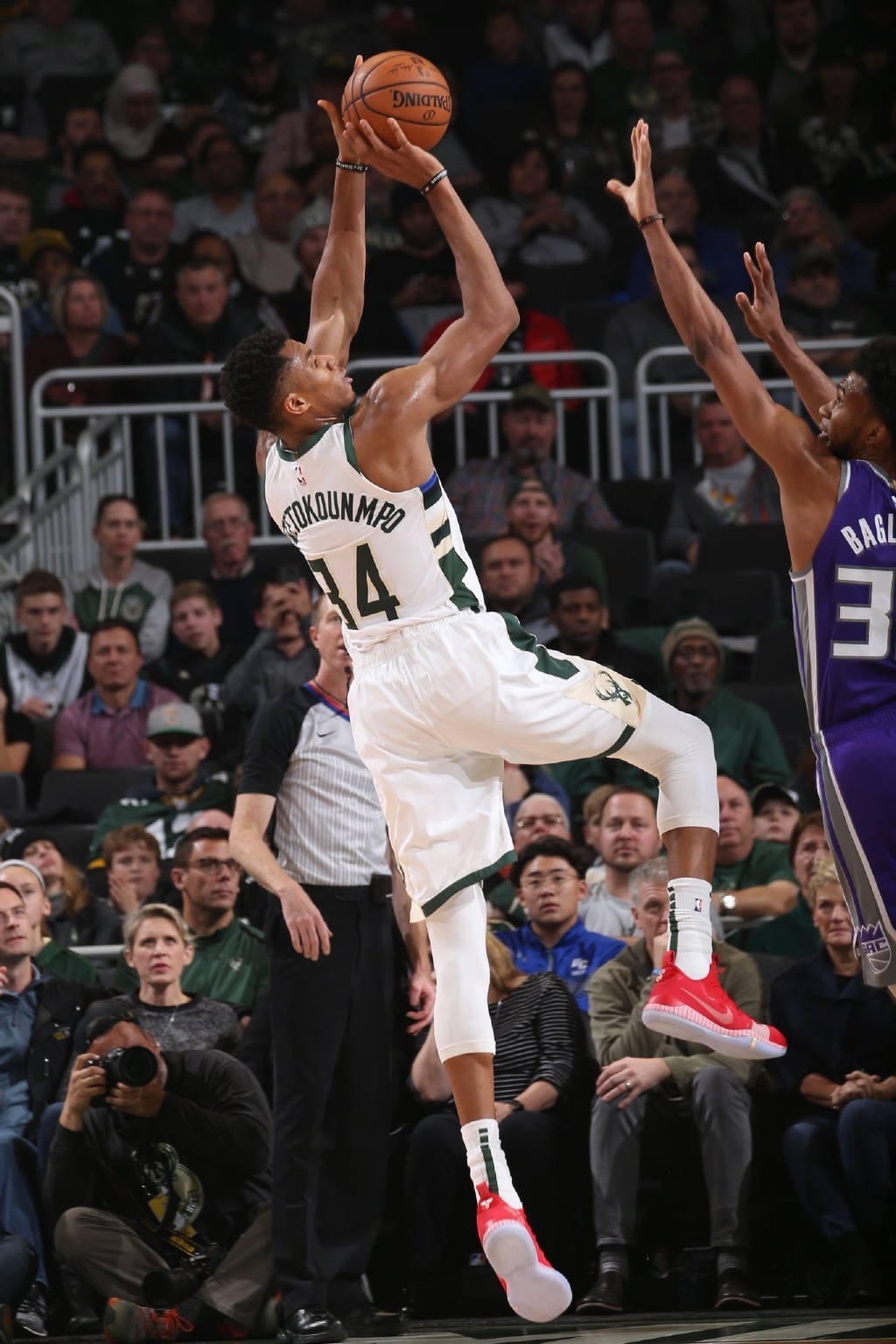 伯恩茅斯vs切尔西前瞻：凯塞多停赛缺席 樱桃军团主场无惧蓝军（伯恩茅斯vs切尔西前瞻：凯塞多停赛缺阵，樱桃军团主场不怵蓝军）