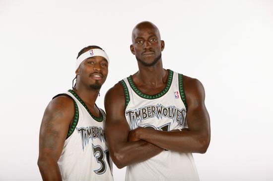 东体：明年3月份国足可能与打进世界杯正赛的亚洲球队热身（东体：国足或将于明年3月与晋级世界杯正赛的亚洲球队热身）