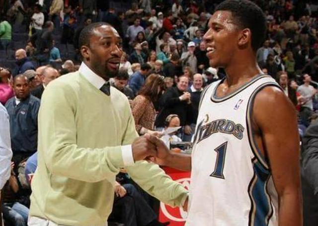 记者：瓜迪奥拉不满埃切韦里经纪人，不同意球员租借回河床（记者称：瓜迪奥拉不满埃切韦里经纪人，反对将球员租回河床）