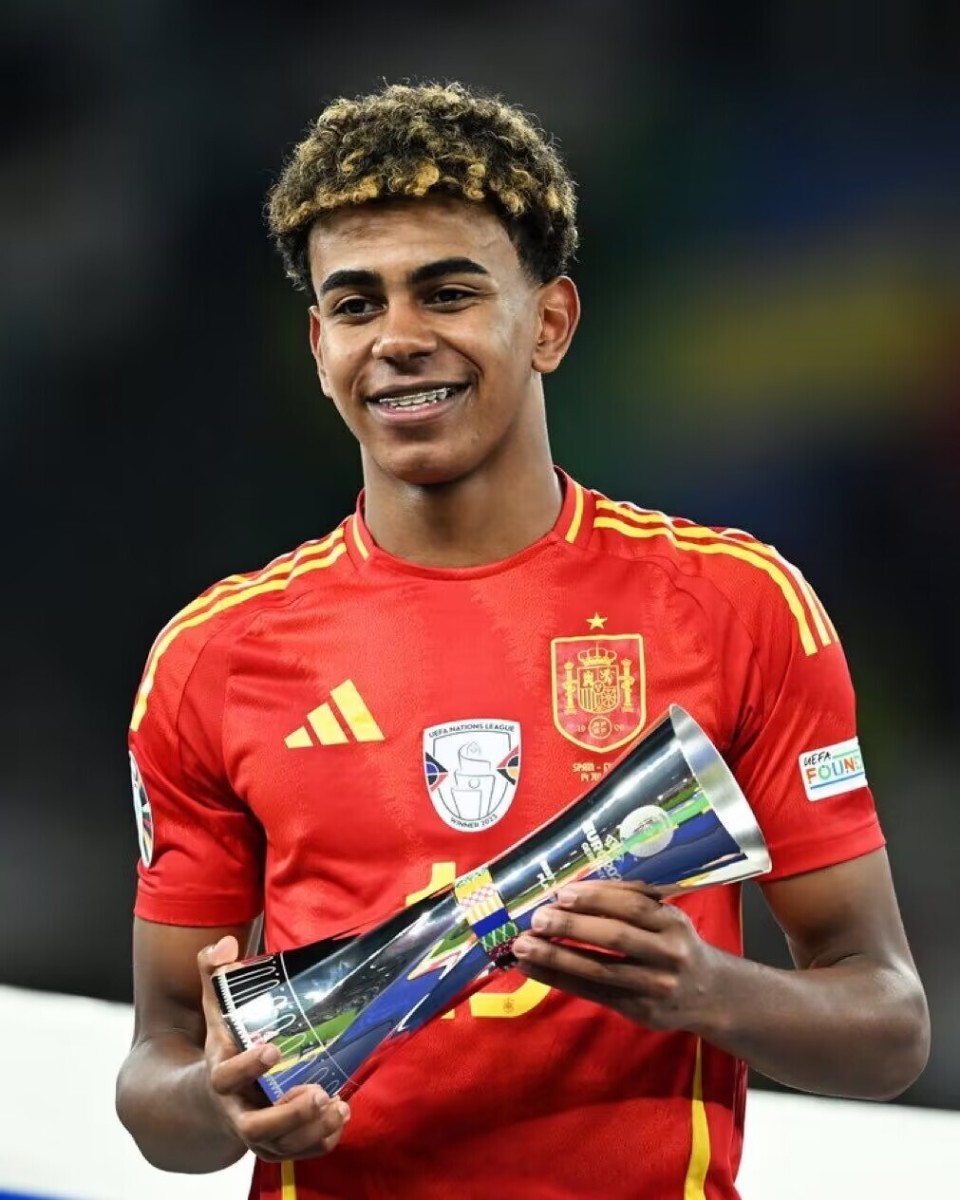 英媒：伊万-托尼不太可能1月回英超，也不太可能踢世界杯（英媒：伊万-托尼1月重返英超可能性不高，出战世界杯同样渺茫）