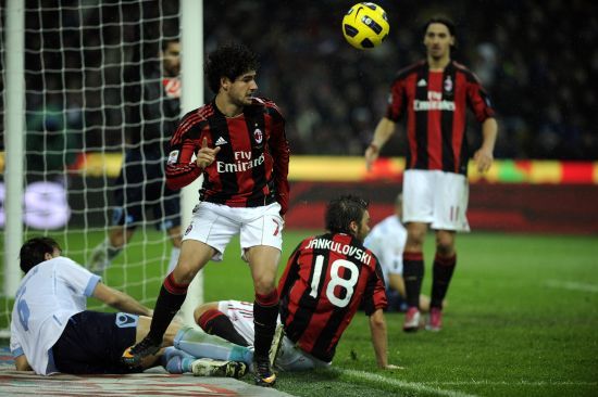 NBA球队换帅动态及影响分析（NBA主帅更迭动向与影响解读）