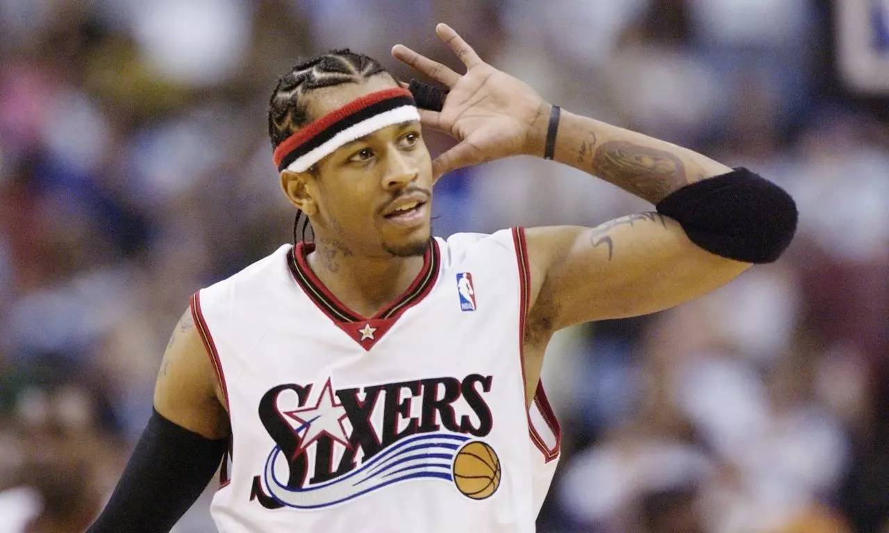 利物浦晒萨拉赫海报预热埃及vs南非，法老首轮比赛补时绝杀（利物浦发布萨拉赫海报为埃及战南非预热，法老首战补时绝杀）