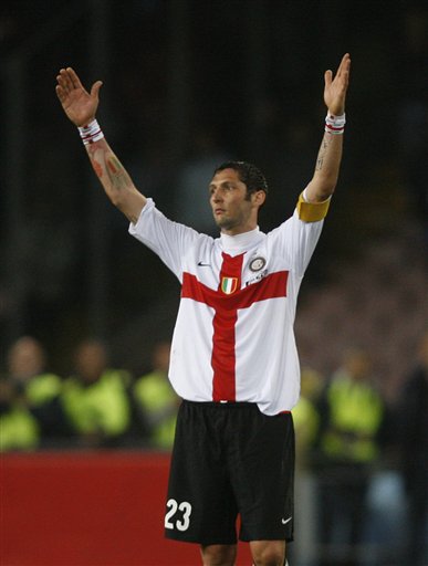 卡拉格：利物浦必须冬窗购买一名中后卫，队内储备已岌岌可危（卡拉格：利物浦后防告急，冬窗必须引进中后卫）