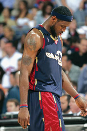 欧联2-1，25岁曼联弃将安东尼发威：抢断后精确制导，率队2连胜（欧联2-1！25岁前曼联球员安东尼爆发：抢断后精准制导，助队豪取两连胜）