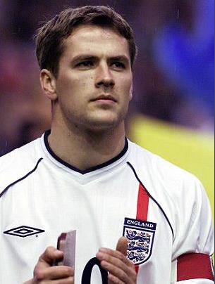 姆巴佩双响+库尔图瓦神扑！皇马3-0大胜重回正轨，阿诺德伤退成隐忧（姆巴佩梅开二度+库尔图瓦神勇救险，皇马3-0找回状态，阿诺德伤退添隐忧）