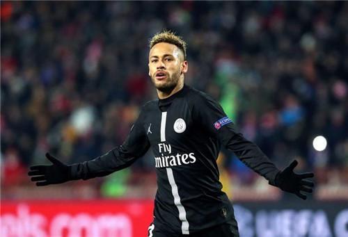 比赛结束后球员激动落泪（终场后球员喜极而泣）