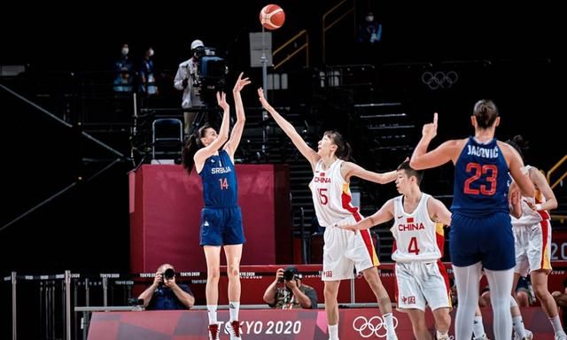 巴黎圣日耳曼内马尔助攻姆巴佩破门（内马尔送妙传，姆巴佩为巴黎圣日耳曼破门）