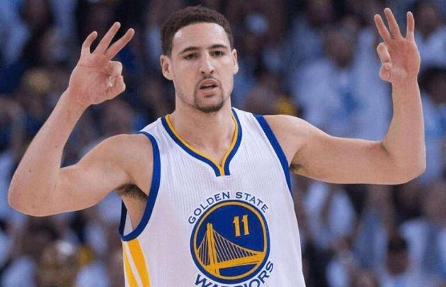 凯恩：希望卡尔不要被外界嘈杂的声音干扰；我很享受参与防守（凯恩：盼卡尔屏蔽外界噪音；参与防守让我乐在其中）